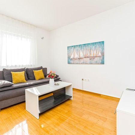 Summer Breeze Pool Apartments Novalja Phòng bức ảnh