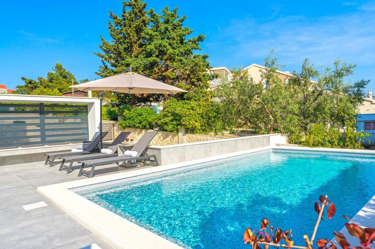 Summer Breeze Pool Apartments Novalja Ngoại thất bức ảnh