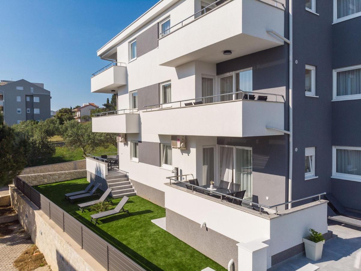 Summer Breeze Pool Apartments Novalja Ngoại thất bức ảnh