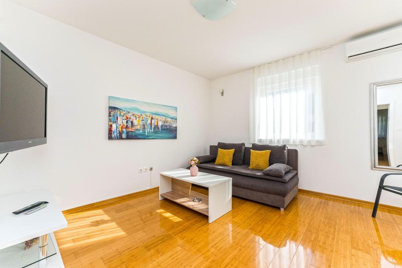 Summer Breeze Pool Apartments Novalja Ngoại thất bức ảnh