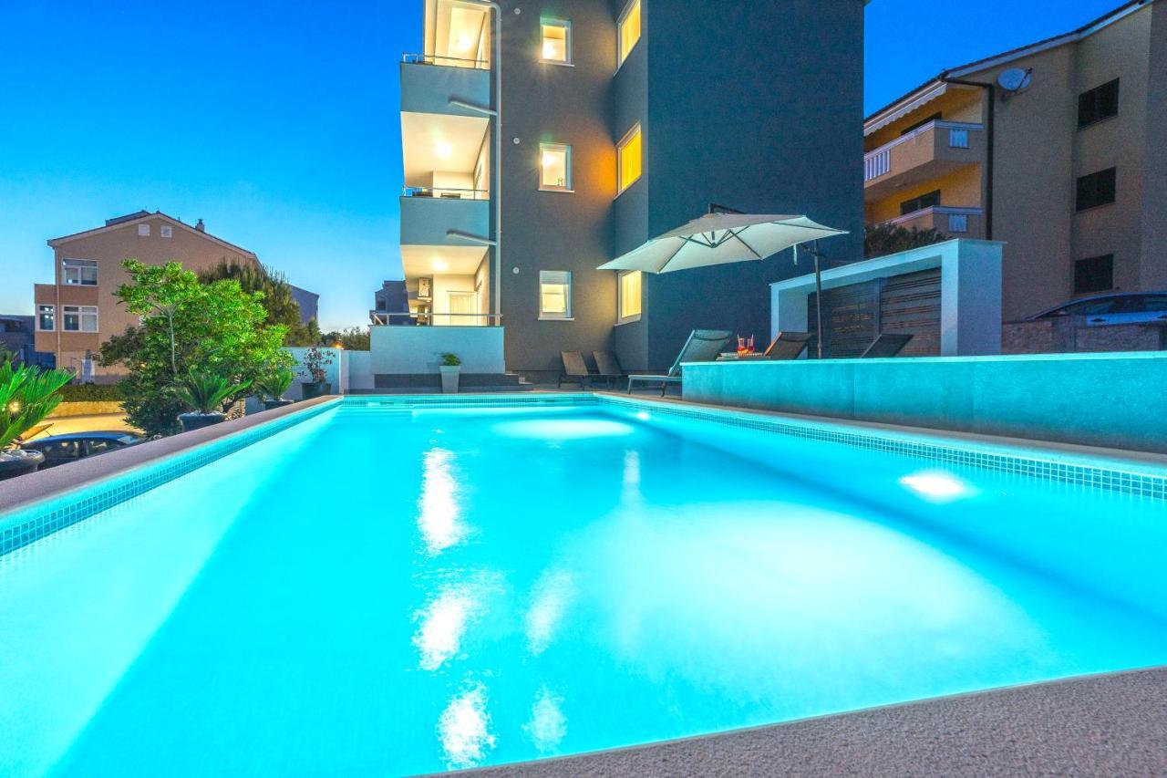 Summer Breeze Pool Apartments Novalja Ngoại thất bức ảnh