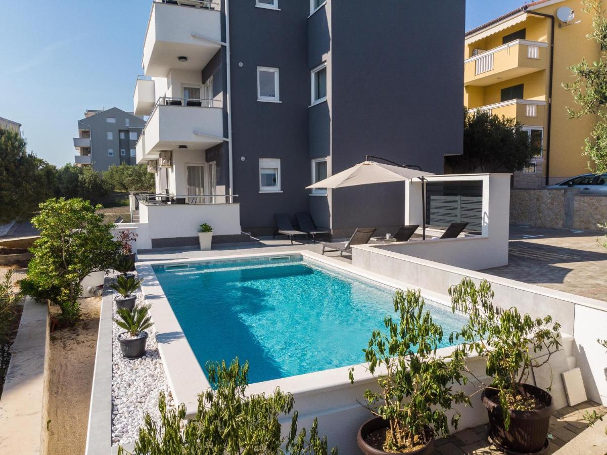 Summer Breeze Pool Apartments Novalja Ngoại thất bức ảnh