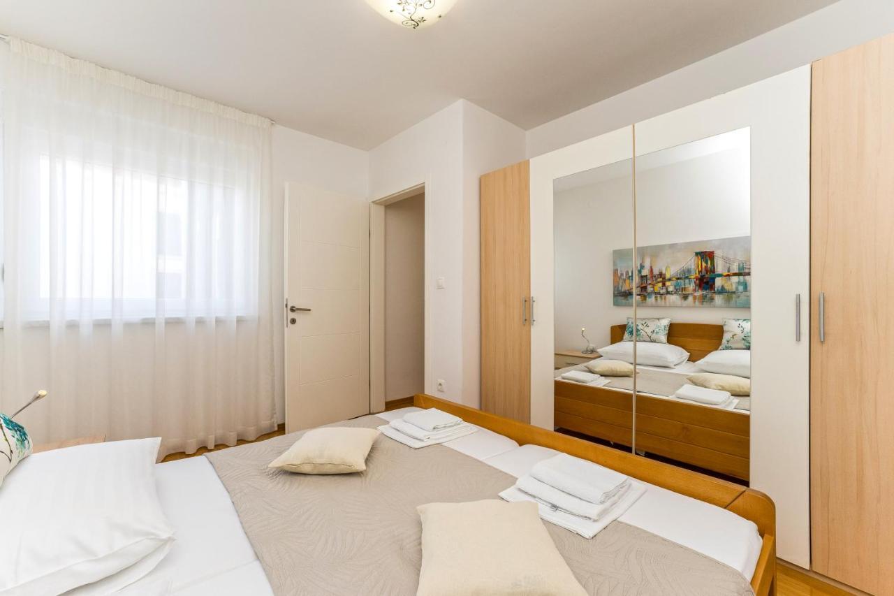 Summer Breeze Pool Apartments Novalja Ngoại thất bức ảnh
